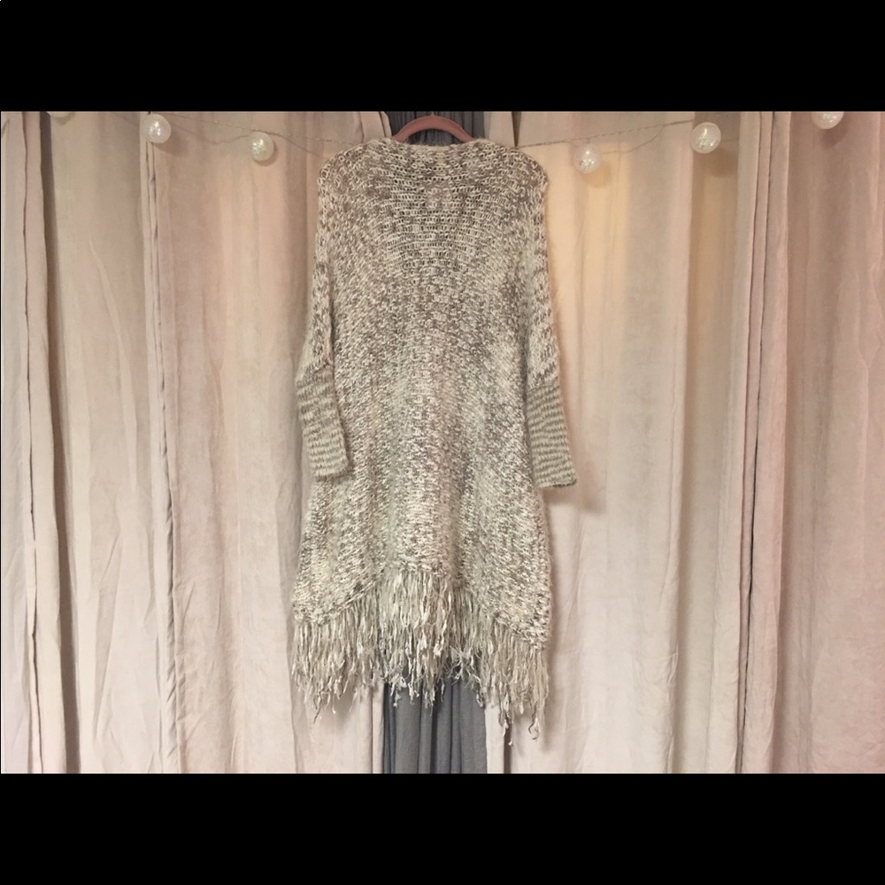 Comfy, Boho~ pull over sweater/tunic - Picture 4 of 8